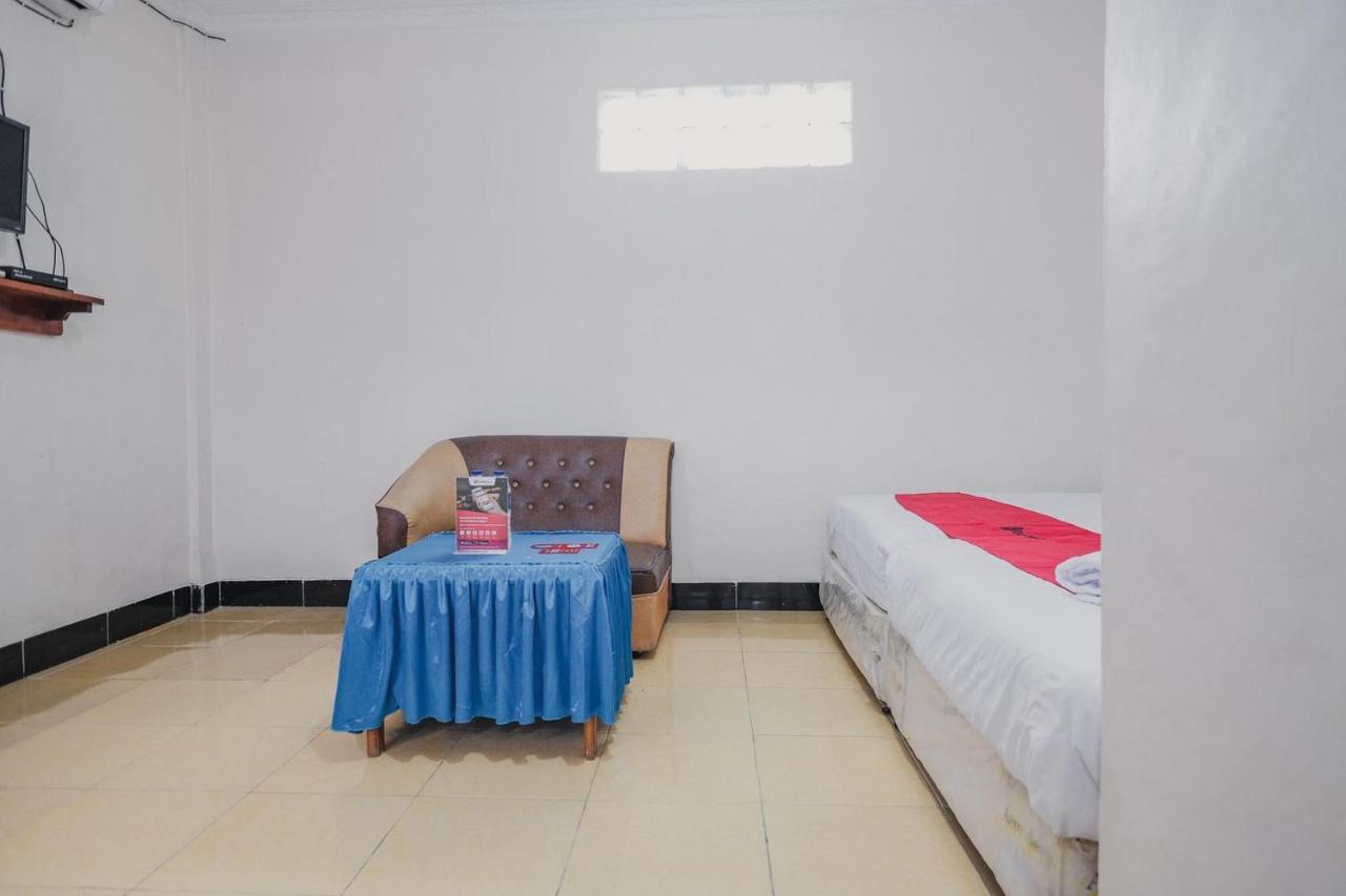 Hotel Reddoorz Syariah Near Kebun Raya Liwa Negarabatin Exteriér fotografie
