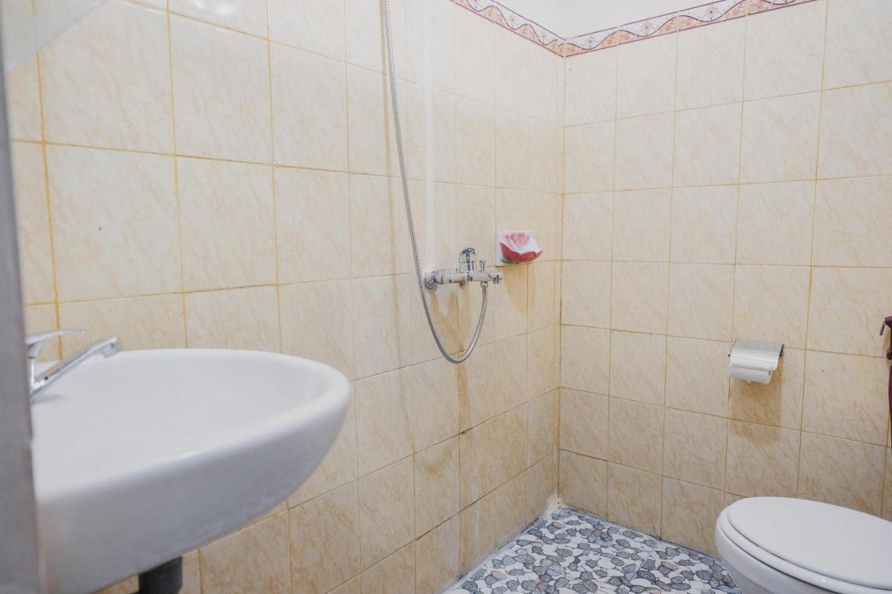 Hotel Reddoorz Syariah Near Kebun Raya Liwa Negarabatin Exteriér fotografie
