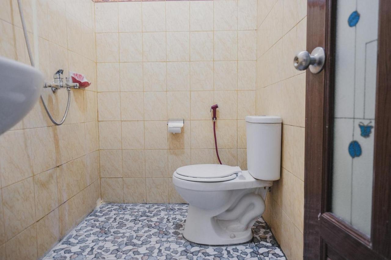 Hotel Reddoorz Syariah Near Kebun Raya Liwa Negarabatin Exteriér fotografie