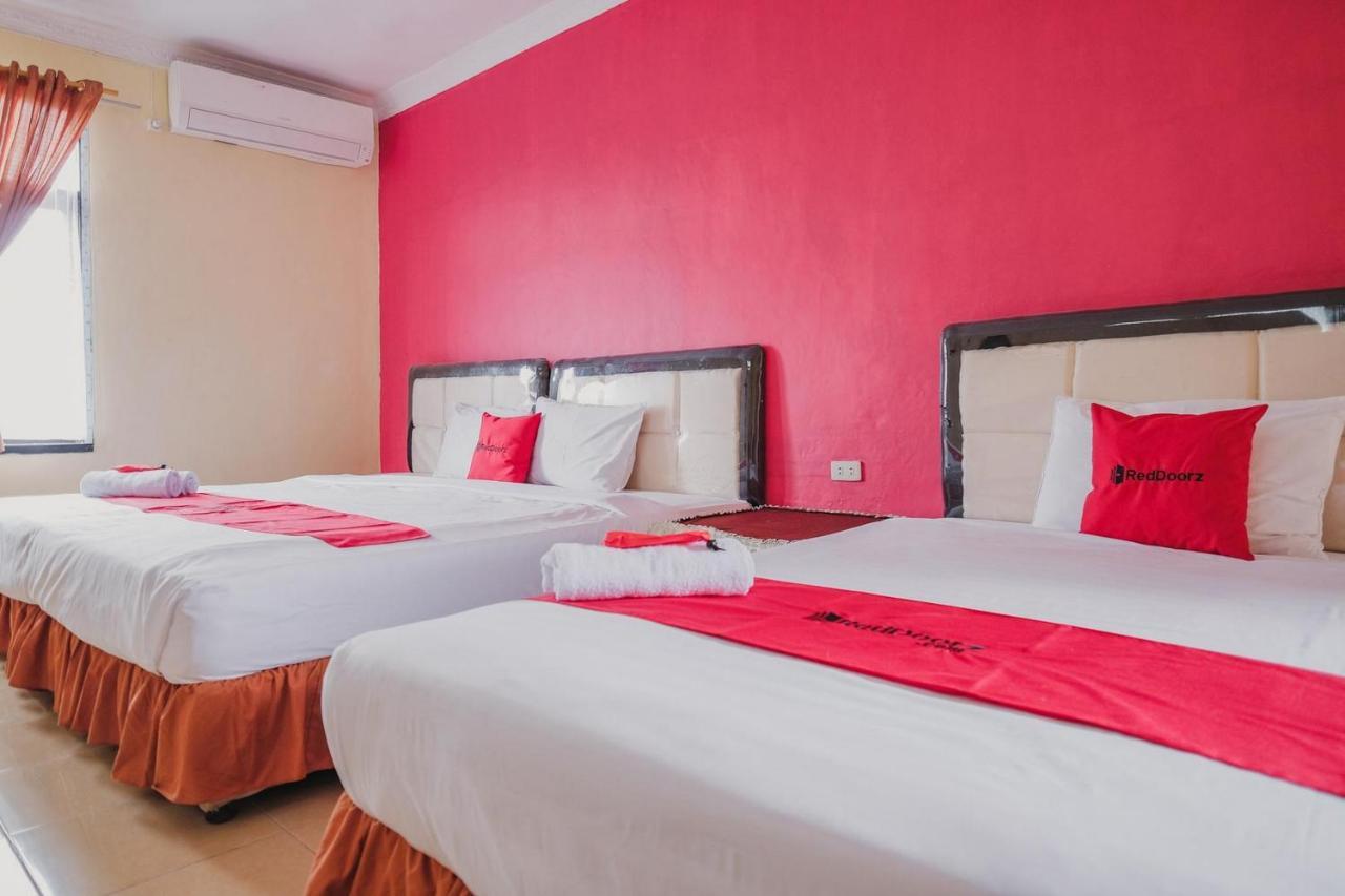 Hotel Reddoorz Syariah Near Kebun Raya Liwa Negarabatin Exteriér fotografie