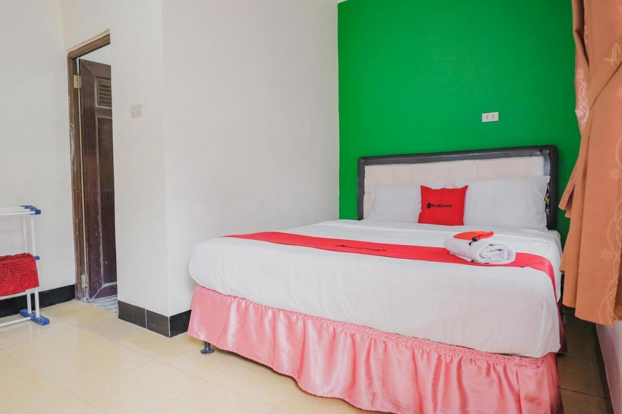 Hotel Reddoorz Syariah Near Kebun Raya Liwa Negarabatin Exteriér fotografie